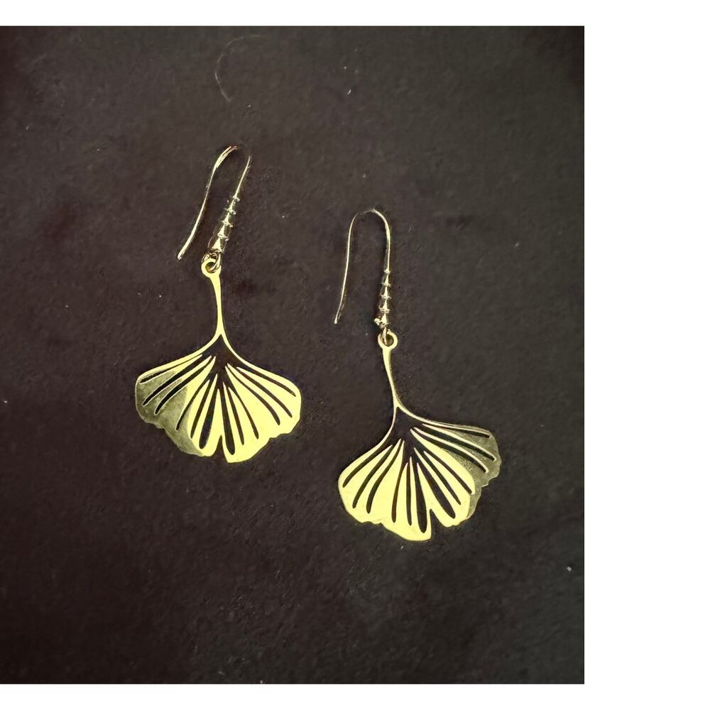 New Gold Ginkgo Leaf Dangle Earrings Boho Nature Inspired 1.75” E212
